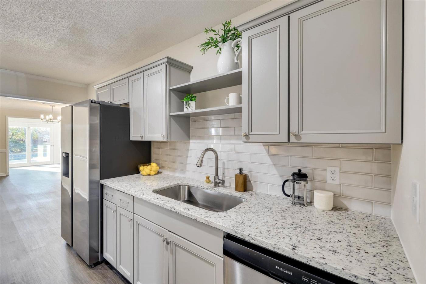 kitchen photo 1